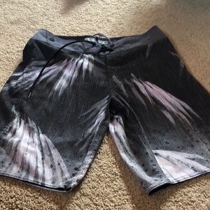 EUC Men’s VOLCOM mod tech boardies size 30